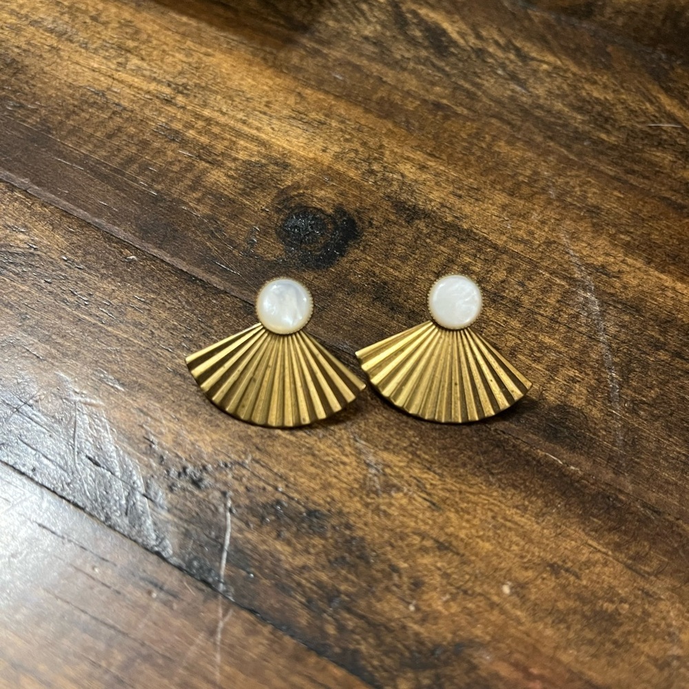 Michelle Starbuck PLEAT JACKETS WITH MOTHER OF PEARL STUDS
